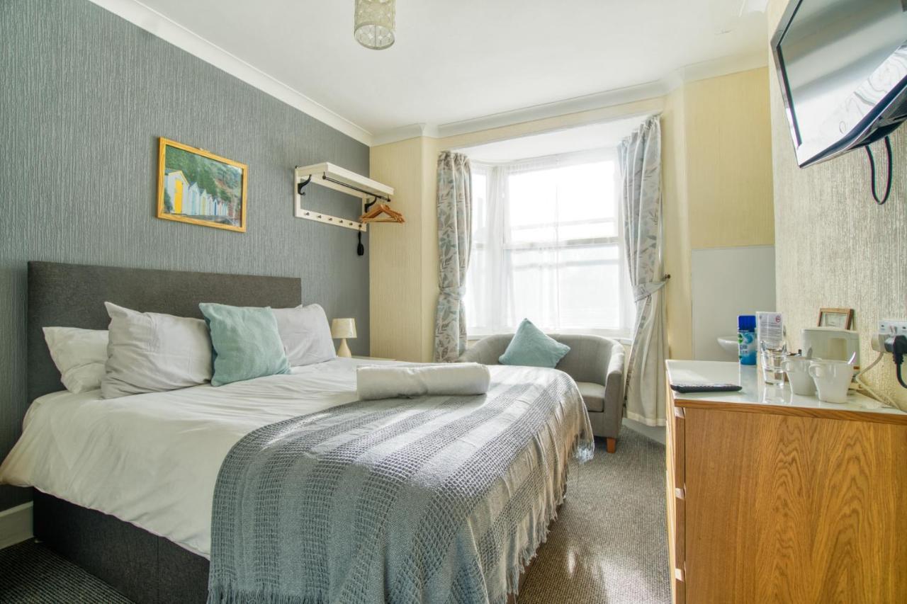 St Weonards Bed and Breakfast Paignton Exteriör bild