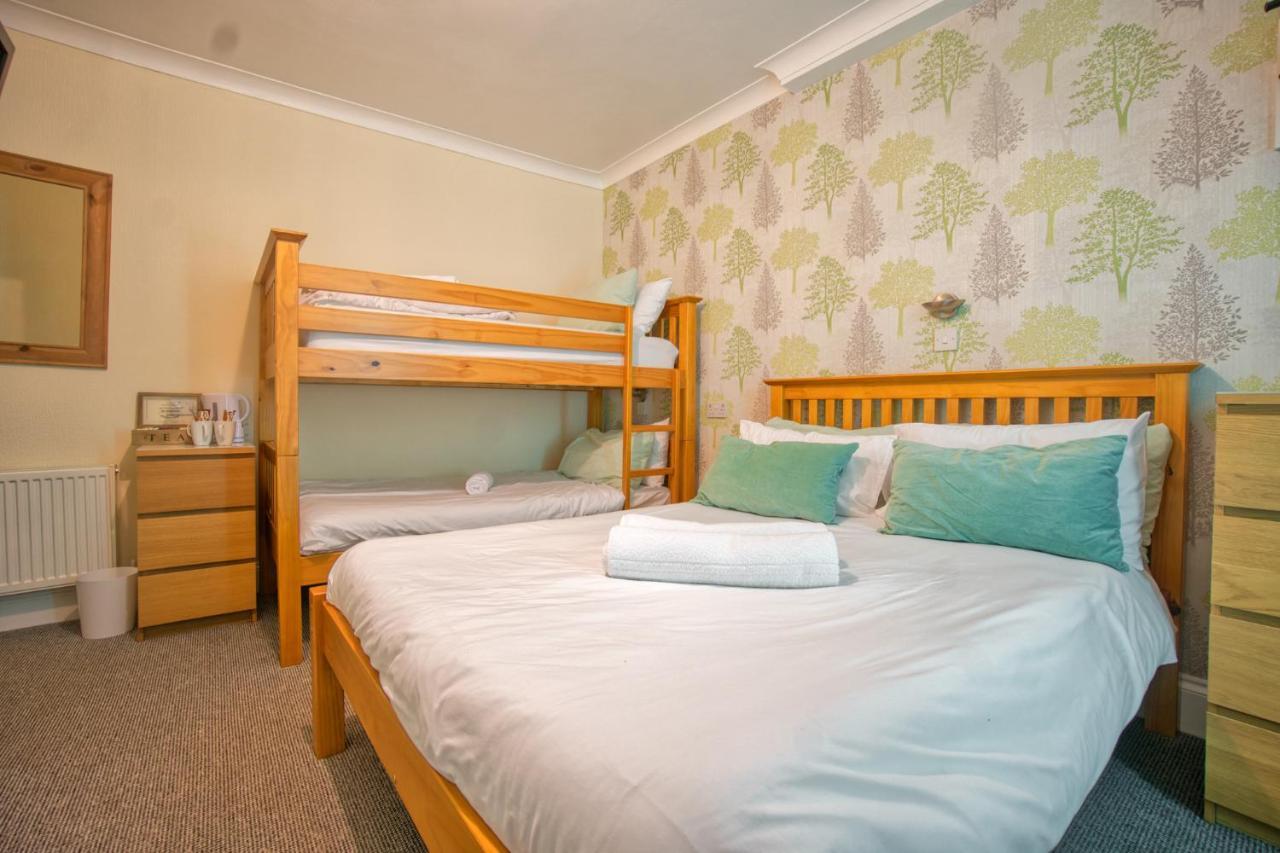 St Weonards Bed and Breakfast Paignton Exteriör bild