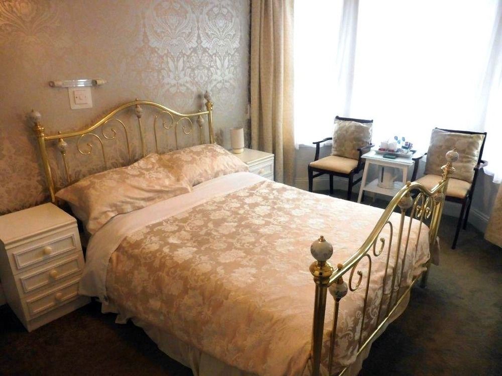 St Weonards Bed and Breakfast Paignton Exteriör bild