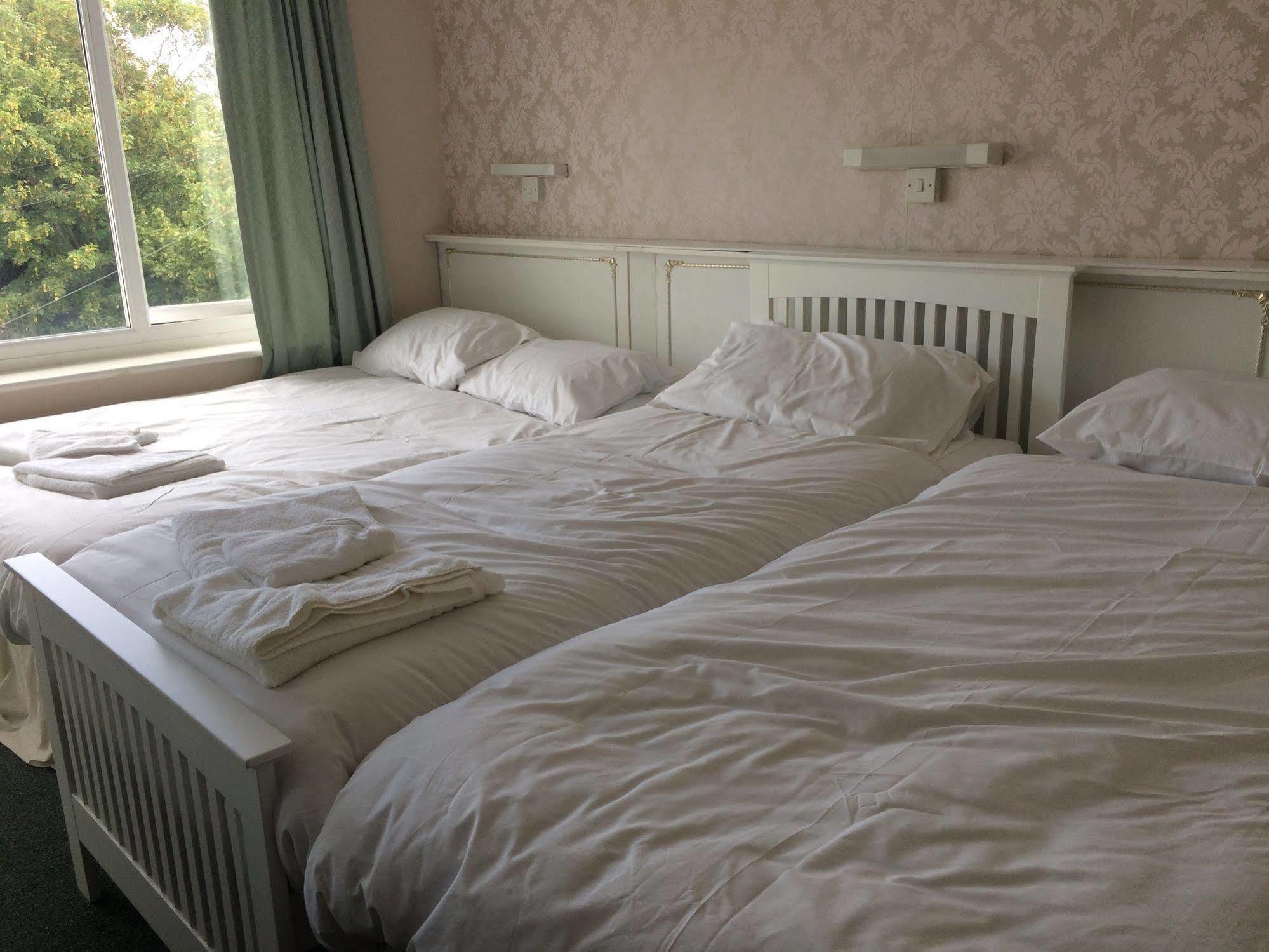 St Weonards Bed and Breakfast Paignton Exteriör bild